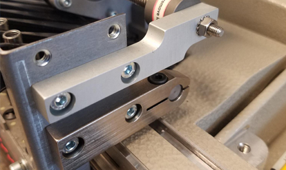 bracket_right_color_change_spindle_mounting.jpg